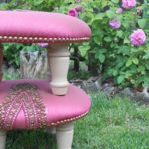 Huwelijksjurk verwerkt tot zitje