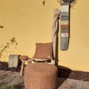 Grote mooie Design - poef met bijpassend kussen.